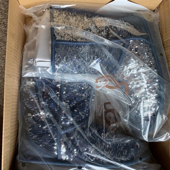 UGG classic short sparkles - Picture 3 of 5